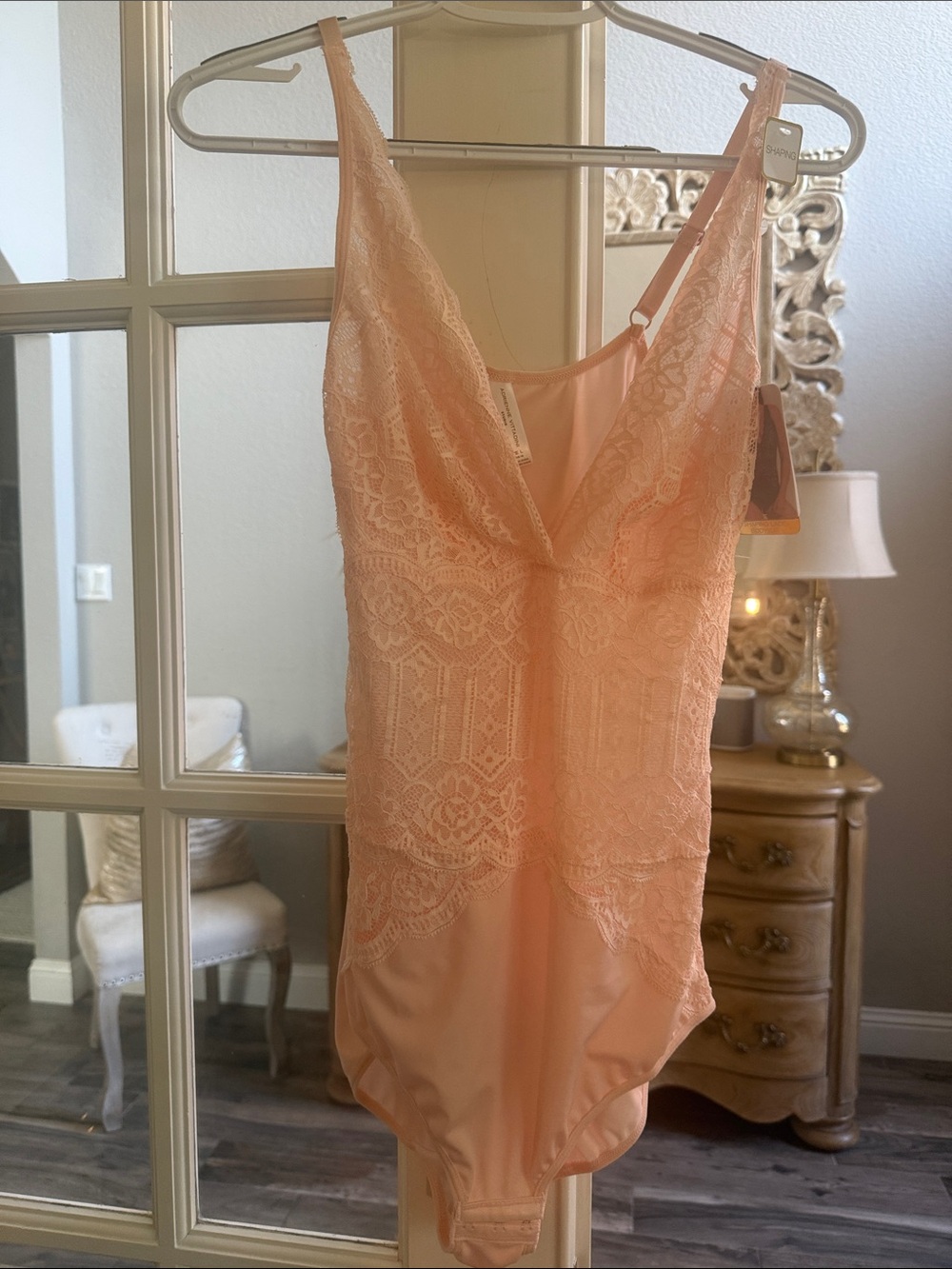 NWT Adrienne Vittadini Peach Lace V-Neck Bodysuit Shape wear Size L